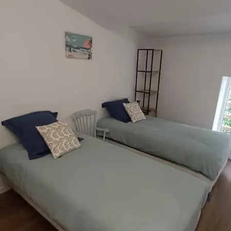 Apartment T4 Familial Avec Terrasse Privative *