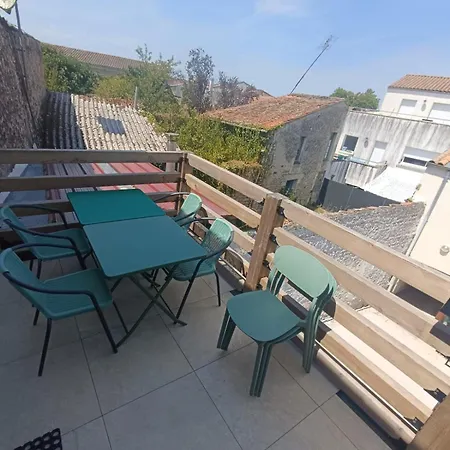 Apartment T4 Familial Avec Terrasse Privative *